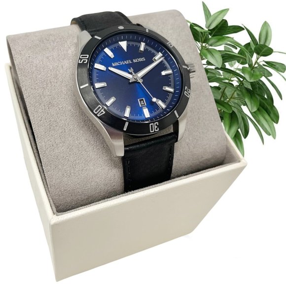 NWT MICHAEL KORS Layton Three-Hand Date Leather MK8854 Watch - Picture 3 of 10